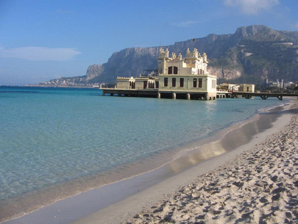 Casa Perciata - Locazione Turistica Apartment มอนเดลโล ภายนอก รูปภาพ